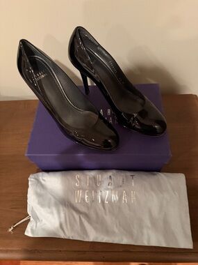 Stuart Weitzman Black Patent Leather Round-Toe Stiletto Pumps